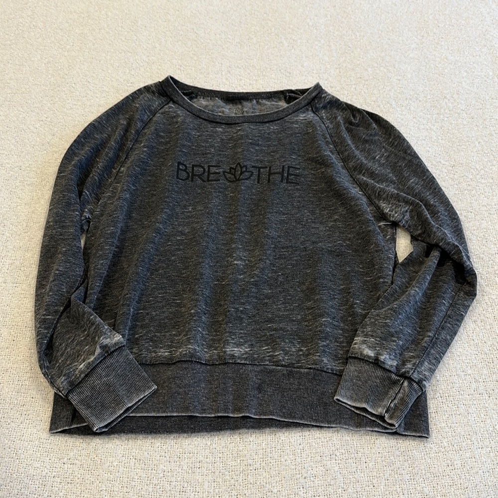 Cute yoga top “Breathe” size M